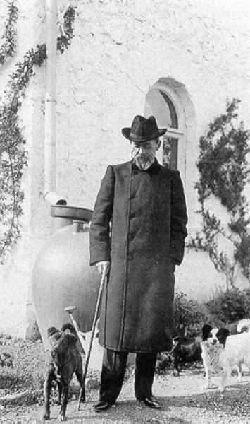 Антон Павлович Чехов. Фотография С. Линдена. Ялта, август 1901 г.
