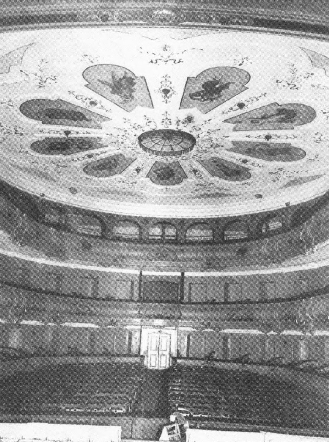 Зрительный зал Таганрогского театра. 1870-е гг.