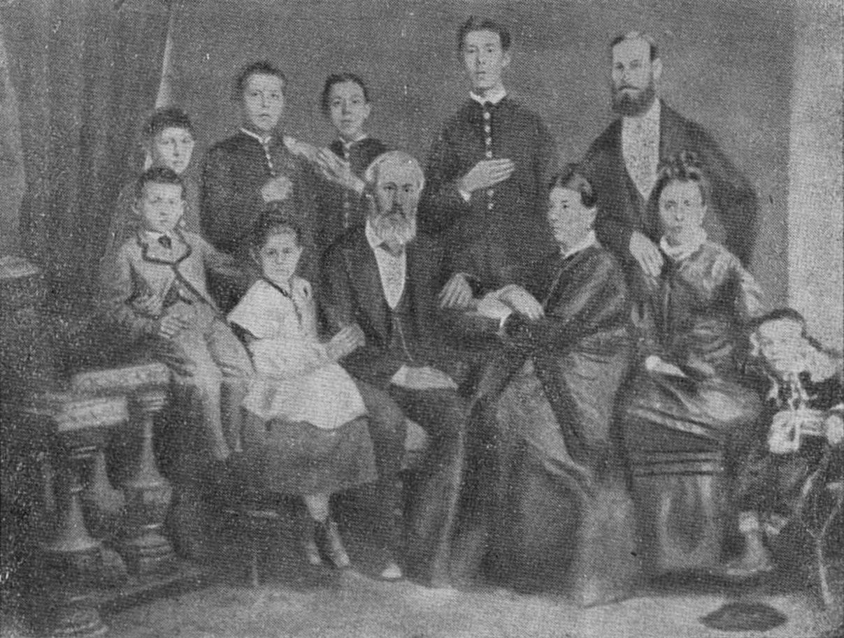А.П. Чехов (стоит второй слева) в кругу семьи (1876)