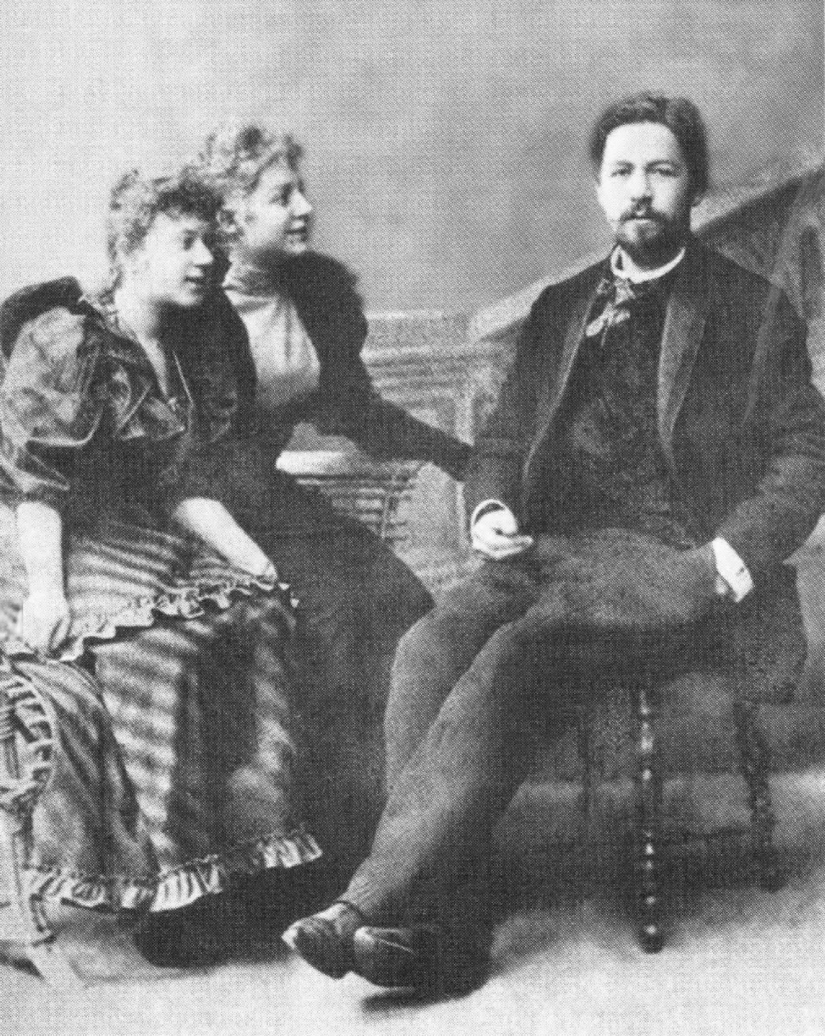 Т.Л. Щепкина-Куперник, Л.Б. Яворская, А.П. Чехов. Фото 1894 г.
