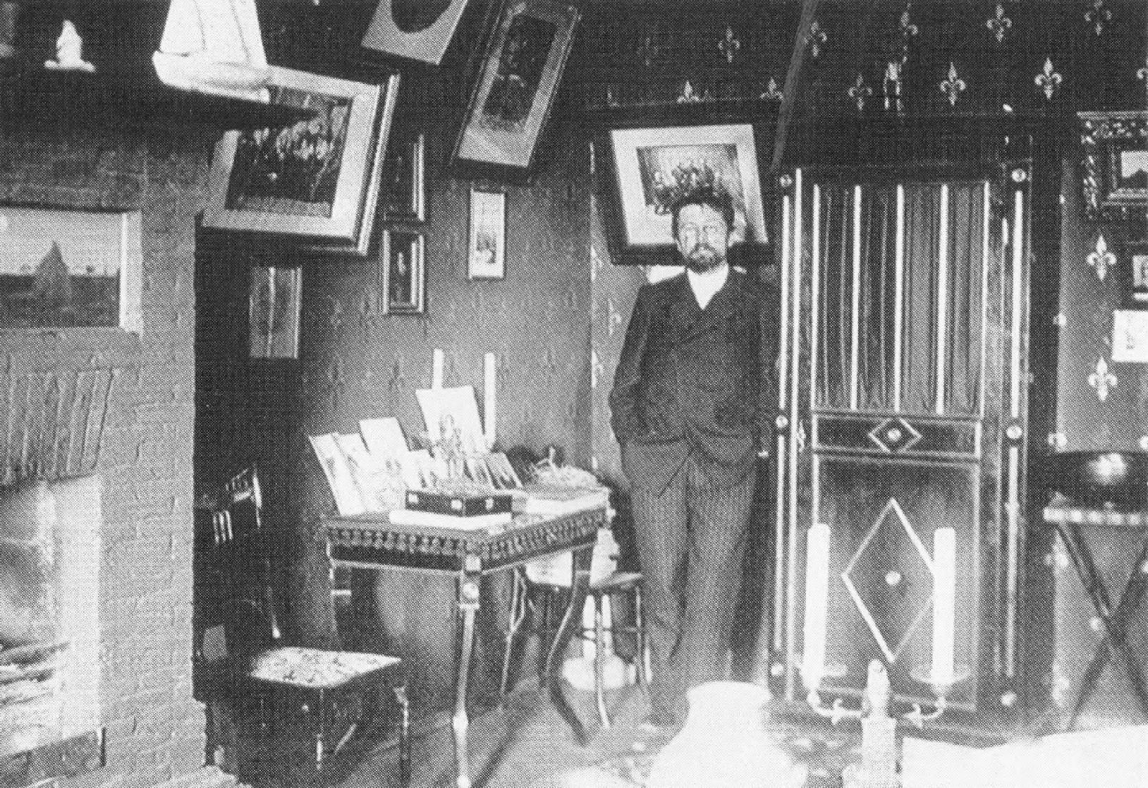 Чехов в своем кабинете. Ялта, 1900 г.