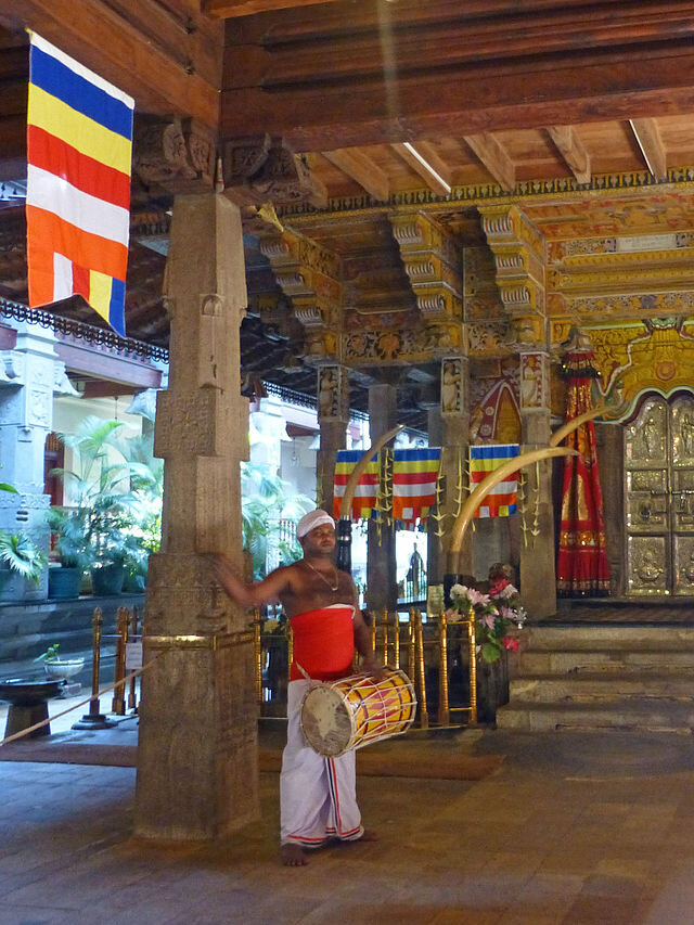 Храм Зуба Будды в Канди