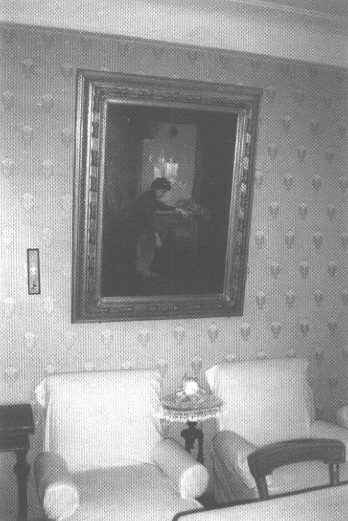 Картина Н.П. Чехова в гостиной дома А.П. Чехова в Ялте. Фотография С.Н. Авилкина, 2004 г.