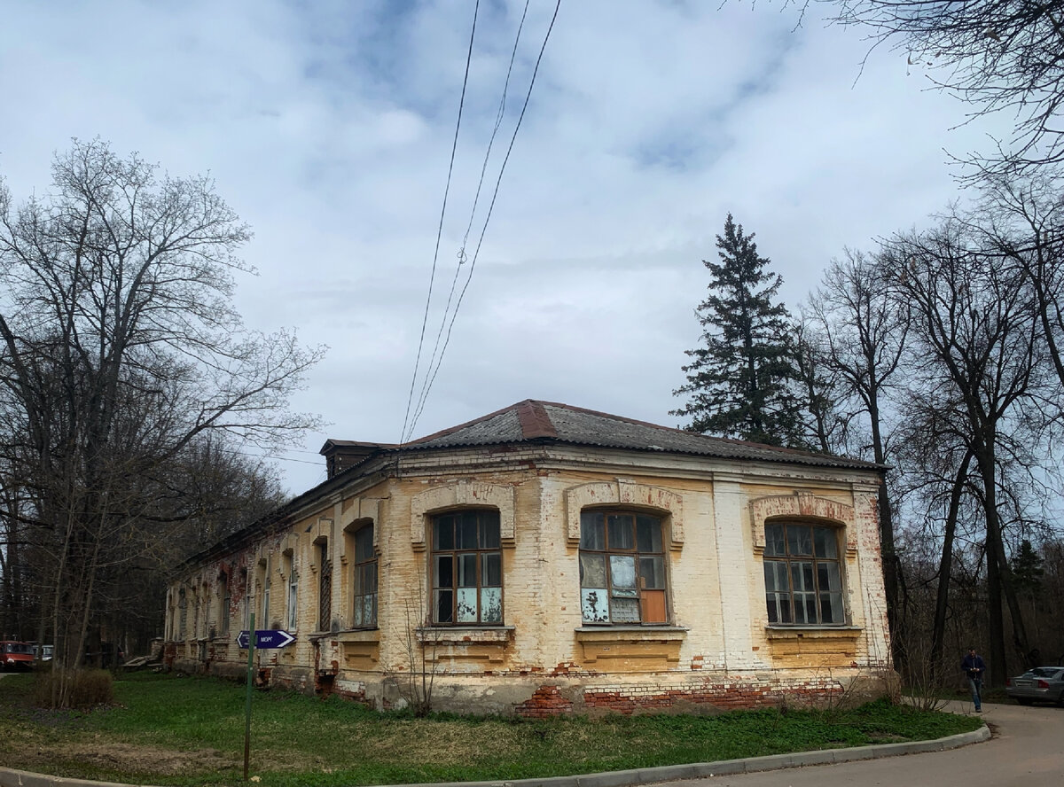 Старый корпус Чикинской земской больницы