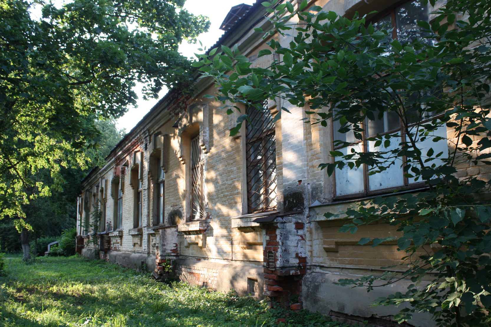 Старый корпус Чикинской земской больницы