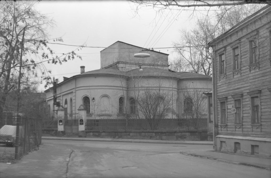 Здание бывшей Воздвиженской церкви на Чистом вражке, 1983 г.